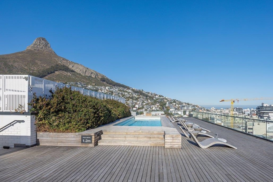 2 Bedroom Property for Sale in Sea Point Western Cape